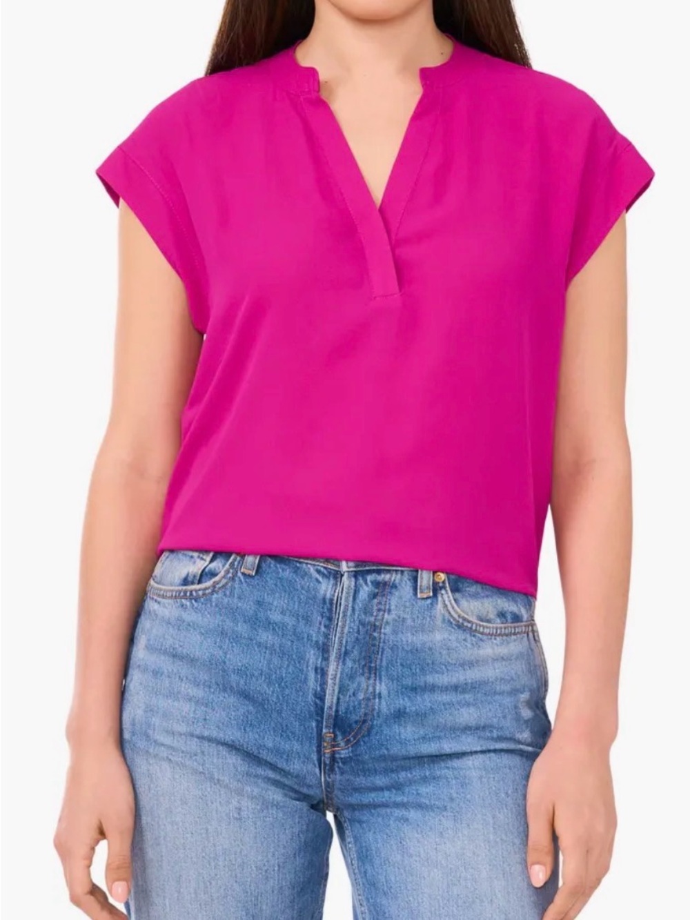 ⭐️FREE SHIPPING⭐️ Vince Camuto Split Neck Top
